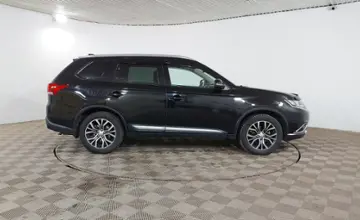 Mitsubishi Outlander 2017 года за 9 069 000 тг. в Шымкент фото 4
