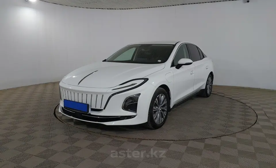 2025 Hongqi E-QM5