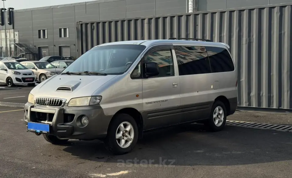 2001 Hyundai Starex