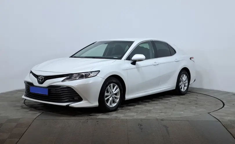 Toyota Camry 2020 года за 10 490 000 тг. в Астана