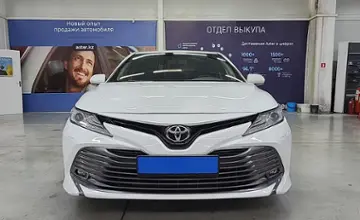 Toyota Camry 2018 года за 14 900 000 тг. в Усть-Каменогорск фото 2