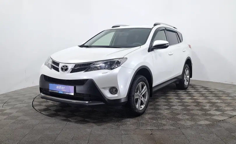 Toyota RAV4 2015 года за 9 490 000 тг. в Астана