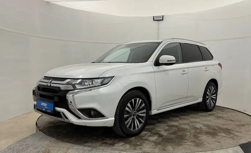 Mitsubishi Outlander 2022 года за 9 850 000 тг. в Актобе