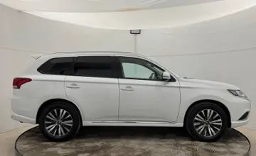 Mitsubishi Outlander 2022 года за 9 850 000 тг. в Актобе фото 4