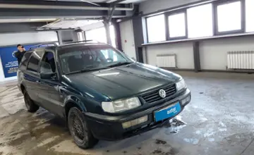 Volkswagen Passat 1995 года за 1 500 000 тг. в Астана фото 2