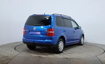 Volkswagen Touran 2004 года за 2 590 000 тг. в Астана