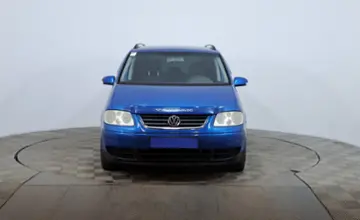 Volkswagen Touran 2004 года за 2 590 000 тг. в Астана фото 2