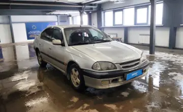 Toyota Avensis 2002 года за 1 800 000 тг. в Астана фото 2