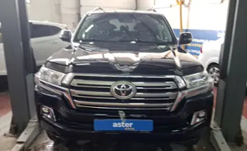 Toyota Land Cruiser 2017 года за 35 000 000 тг. в Астана фото 2