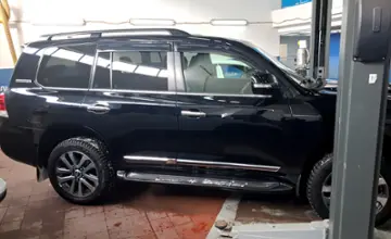Toyota Land Cruiser 2017 года за 35 000 000 тг. в Астана фото 4