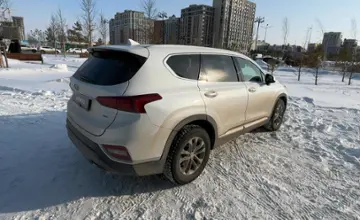 Hyundai Santa Fe 2018 года за 13 000 000 тг. в Астана