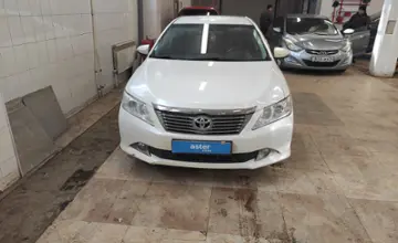 Toyota Camry 2014 года за 8 500 000 тг. в Актобе фото 2