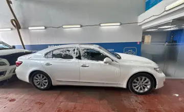 Lexus LS 2012 года за 9 000 000 тг. в Астана фото 4