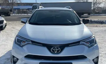 Toyota RAV4 2018 года за 12 500 000 тг. в Уральск фото 2