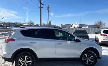Toyota RAV4 2018 года за 12 500 000 тг. в Уральск фото 4