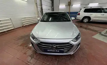 Hyundai Elantra 2018 года за 7 000 000 тг. в Астана фото 2