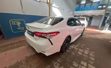 Toyota Camry 2020 года за 13 000 000 тг. в Астана