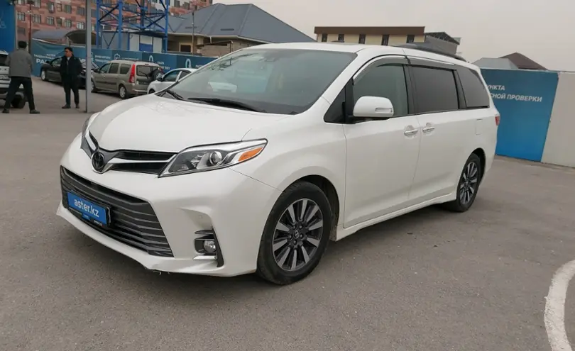 Toyota Sienna 2018 года за 18 000 000 тг. в Шымкент