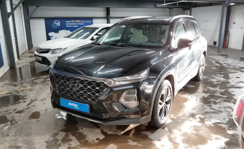 Hyundai Santa Fe 2019 года за 11 900 000 тг. в Астана