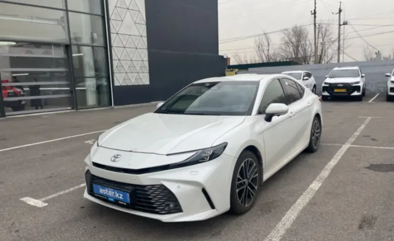 Toyota Camry 2024 года за 23 000 000 тг. в Шымкент