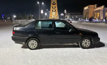 Volkswagen Vento 1993 года за 750 000 тг. в Астана фото 2