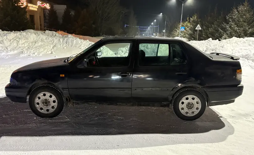 Volkswagen Vento 1993 года за 750 000 тг. в Астана фото 4