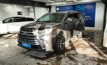 Toyota Highlander 2015 года за 15 000 000 тг. в Астана фото 1
