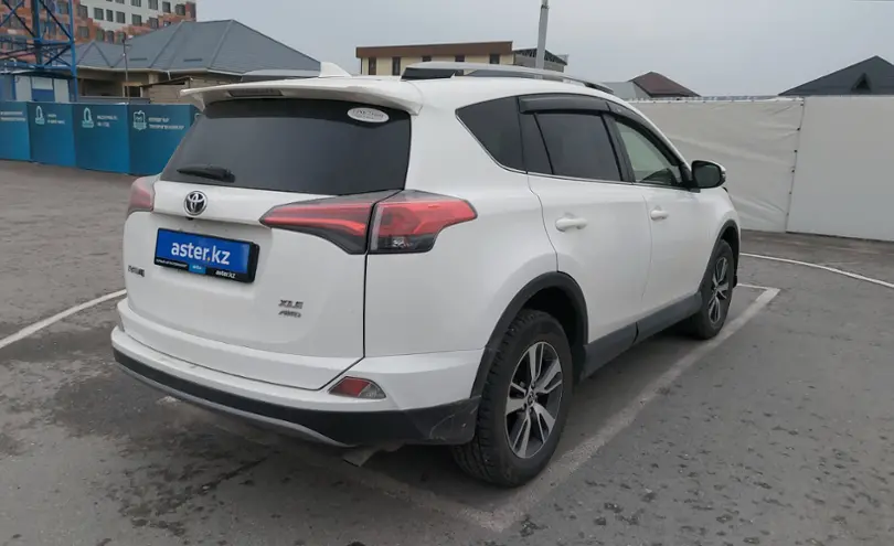 Toyota RAV4 2017 года за 13 700 000 тг. в Шымкент фото 3