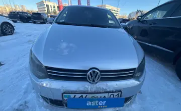 Volkswagen Polo 2014 года за 3 600 000 тг. в Астана фото 2