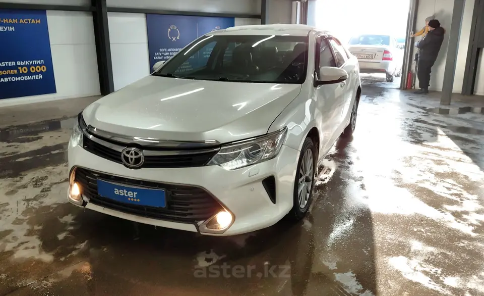 Toyota Camry 2016 года за 10 500 000 тг. в Астана
