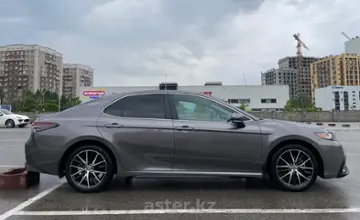 Toyota Camry 2022 года за 13 500 000 тг. в Алматы фото 3