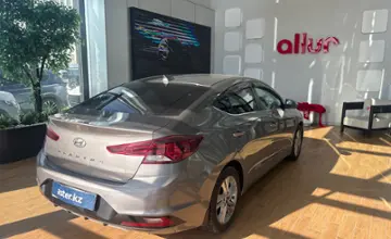 Hyundai Elantra 2019 года за 7 500 000 тг. в Астана