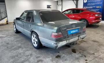 Mercedes-Benz E-Класс 1993 года за 1 600 000 тг. в Астана фото 4