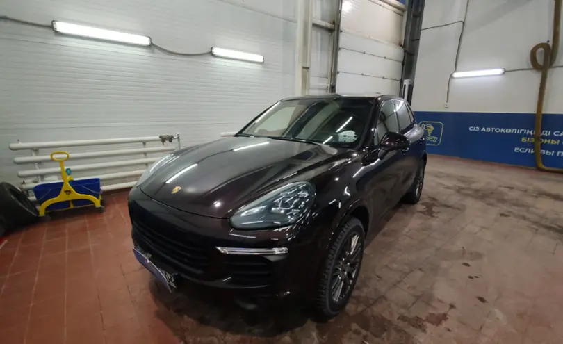 Porsche Cayenne 2017 года за 35 000 000 тг. в Астана