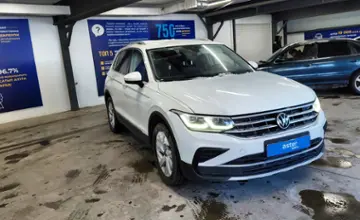 Volkswagen Tiguan 2021 года за 11 500 000 тг. в Астана фото 2