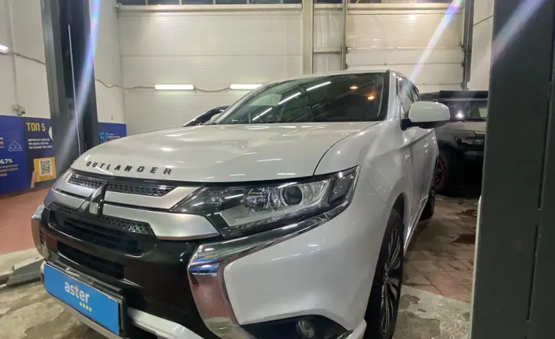Mitsubishi Outlander 2022 года за 10 000 000 тг. в Астана