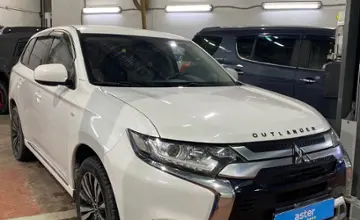 Mitsubishi Outlander 2022 года за 10 000 000 тг. в Астана фото 3