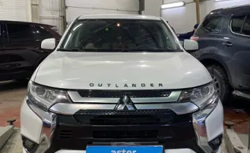 Mitsubishi Outlander 2022 года за 10 000 000 тг. в Астана фото 2