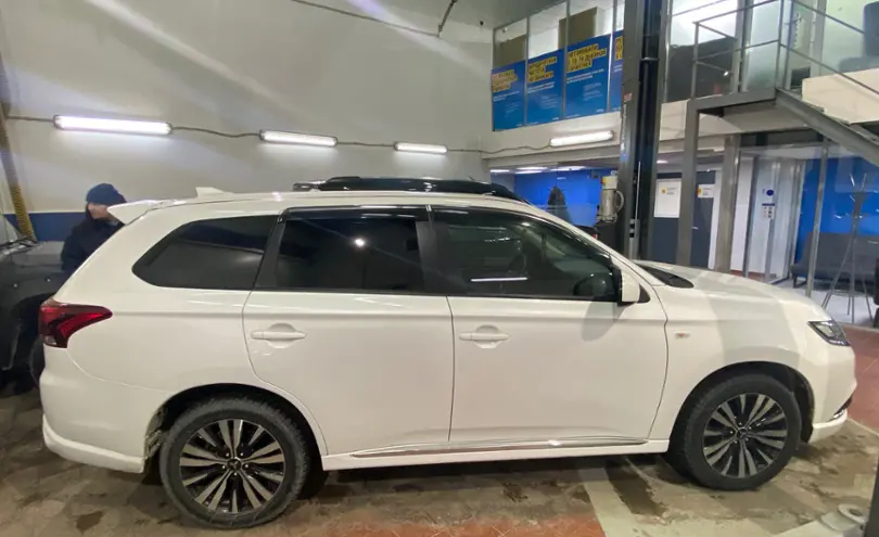 Mitsubishi Outlander 2022 года за 10 000 000 тг. в Астана фото 4