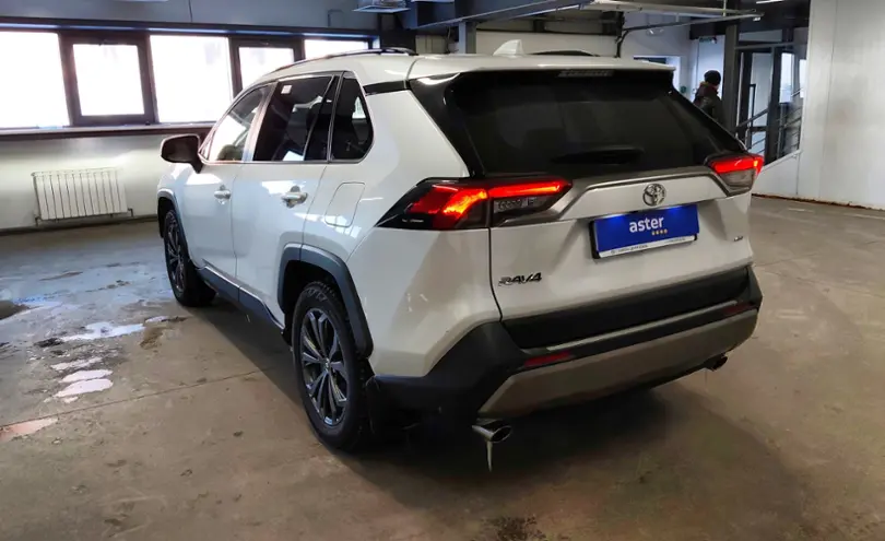 Toyota RAV4 2023 года за 17 500 000 тг. в Астана фото 4
