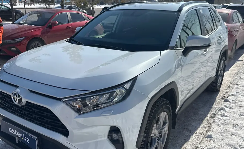 Toyota RAV4 2023 года за 18 000 000 тг. в Астана