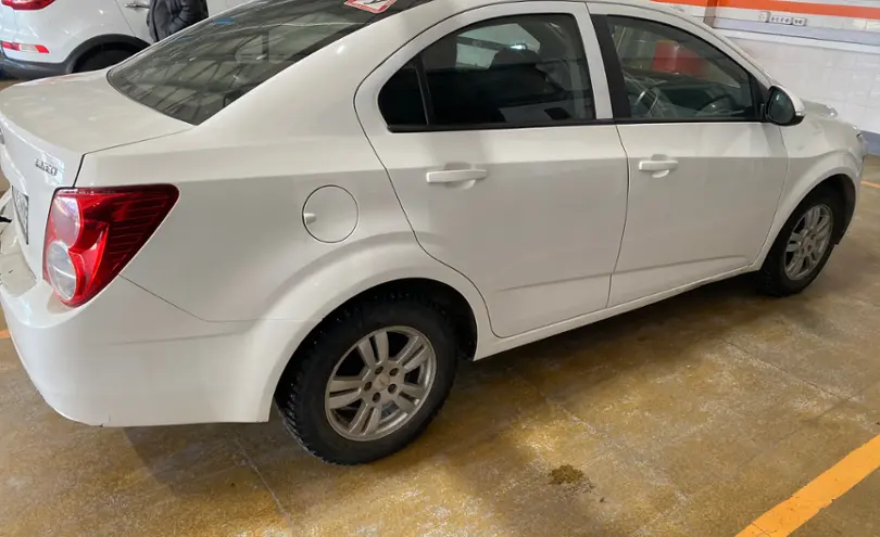 Chevrolet Aveo 2014 года за 3 400 000 тг. в Караганда фото 4