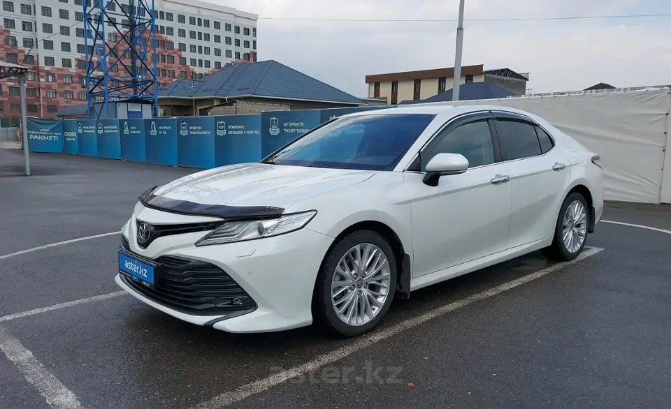 Toyota Camry 2021 года за 14 000 000 тг. в Шымкент