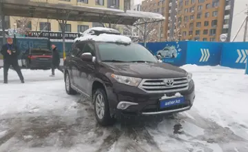 Toyota Highlander 2012 года за 10 000 000 тг. в Алматы фото 2