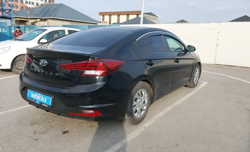 Hyundai Elantra 2018 года за 8 000 000 тг. в Шымкент фото 3