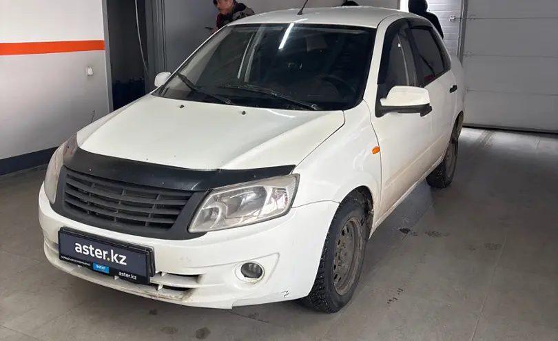 LADA (ВАЗ) Granta 2015 года за 2 000 000 тг. в Уральск