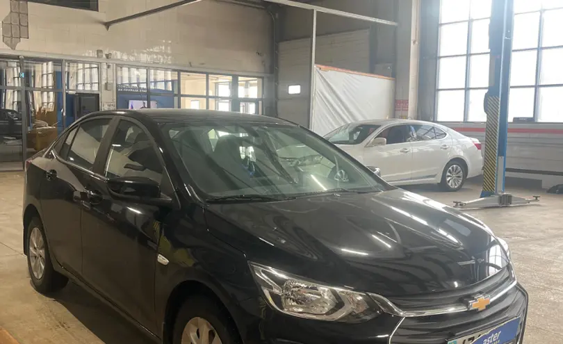 Chevrolet Onix 2024 года за 5 885 000 тг. в Караганда фото 3