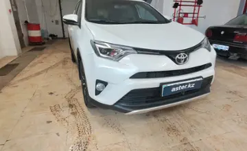 Toyota RAV4 2018 года за 11 400 000 тг. в Актобе фото 3