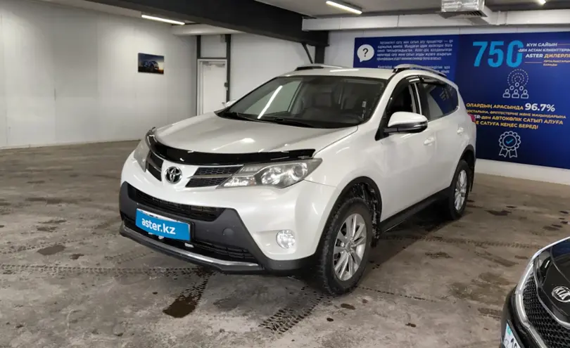 Toyota RAV4 2014 года за 10 000 000 тг. в Астана