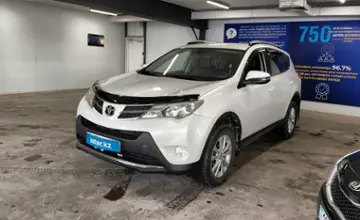 Toyota RAV4 2014 года за 10 000 000 тг. в Астана фото 1